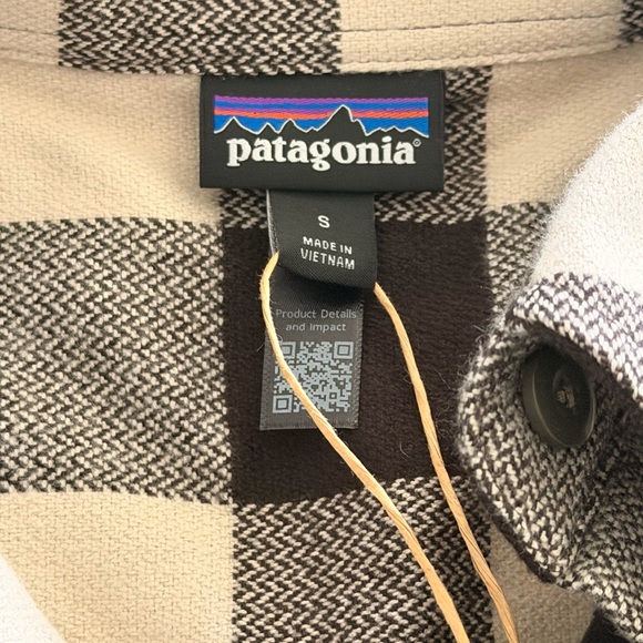 Patagonia Women’s Plaid Shirt in Black and Cream - Picture 3 of 4